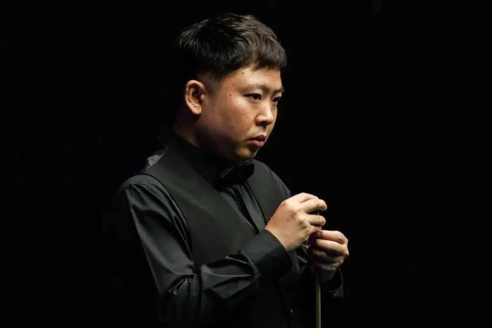 西甲：皇马以2比1击败塞尔塔.